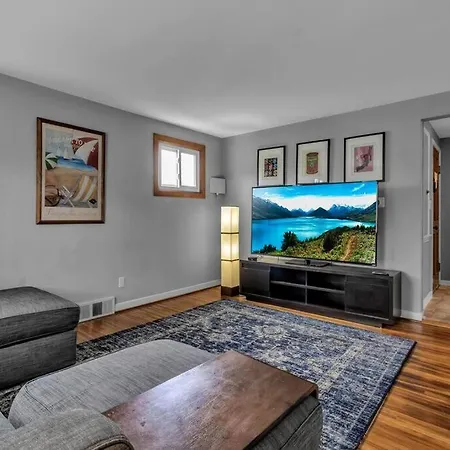 Gorgeous 2 Queen Bedroom Apt In North Buffalo With 70 Inch Tv Extérieur photo