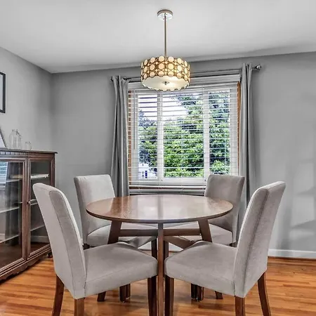 Gorgeous 2 Queen Bedroom Apt In North Buffalo With 70 Inch Tv Extérieur photo
