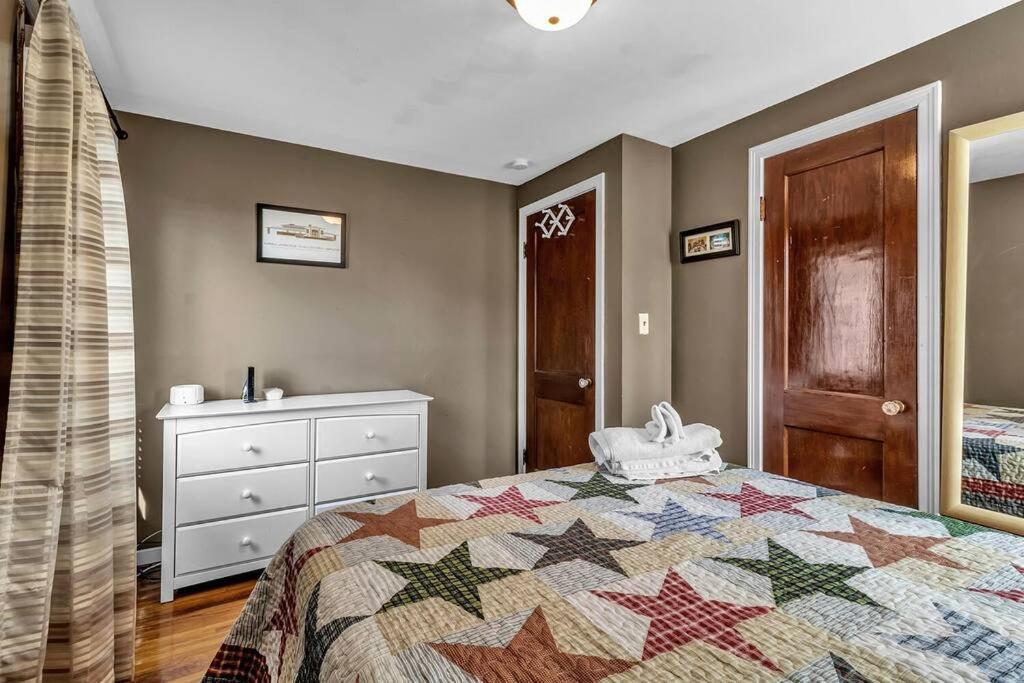 Gorgeous 2 Queen Bedroom In North With 70 Inch Tv * Buffalo