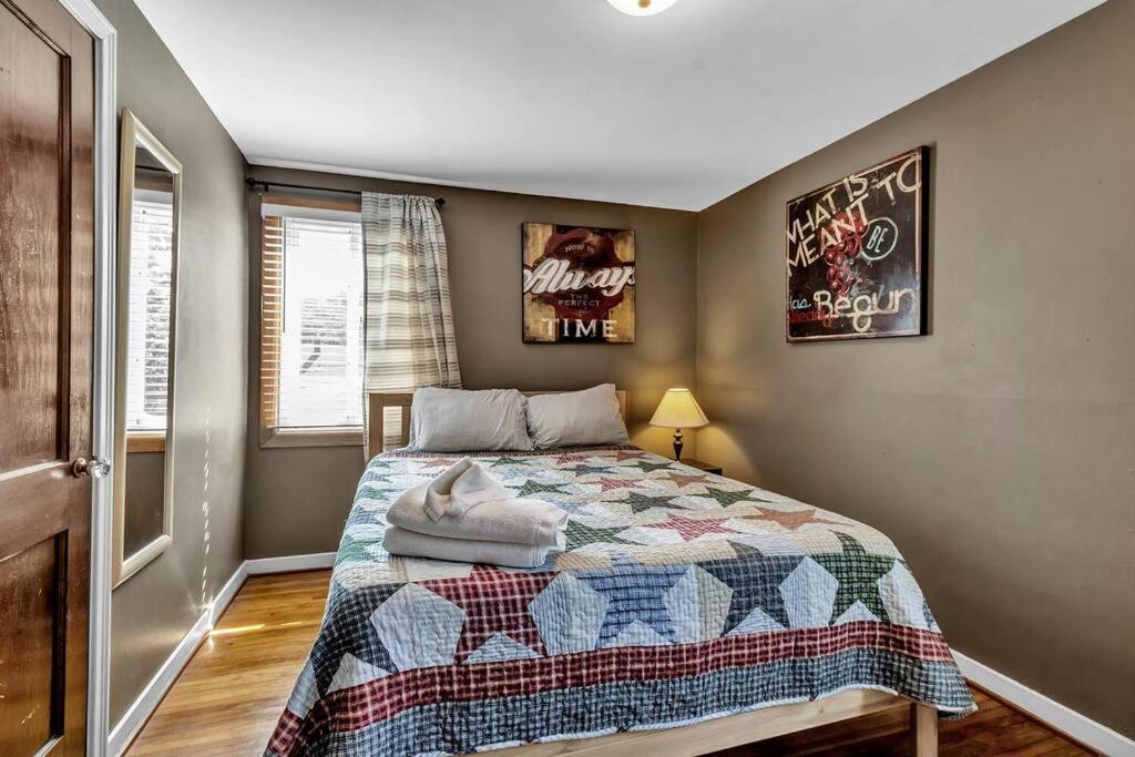 Gorgeous 2 Queen Bedroom In North With 70 Inch Tv Appartement Buffalo