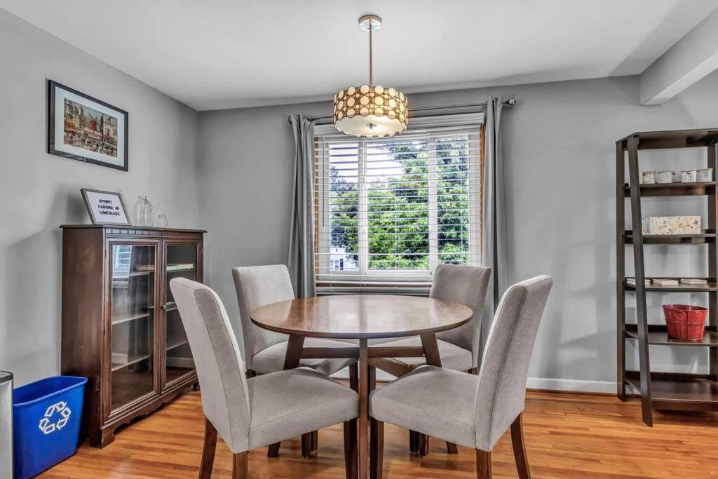 Appartement Gorgeous 2 Queen Bedroom In North With 70 Inch Tv